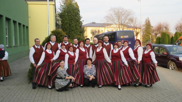 Senioru deju kolektīvs "Vārpa"